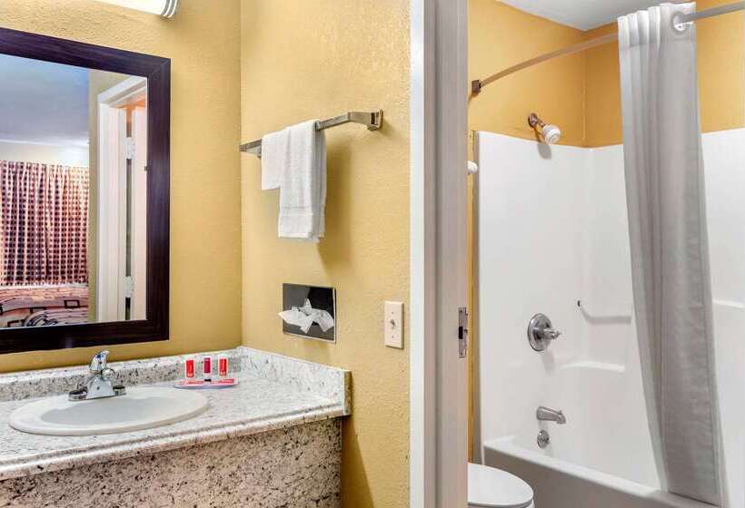 فندق Econo Lodge