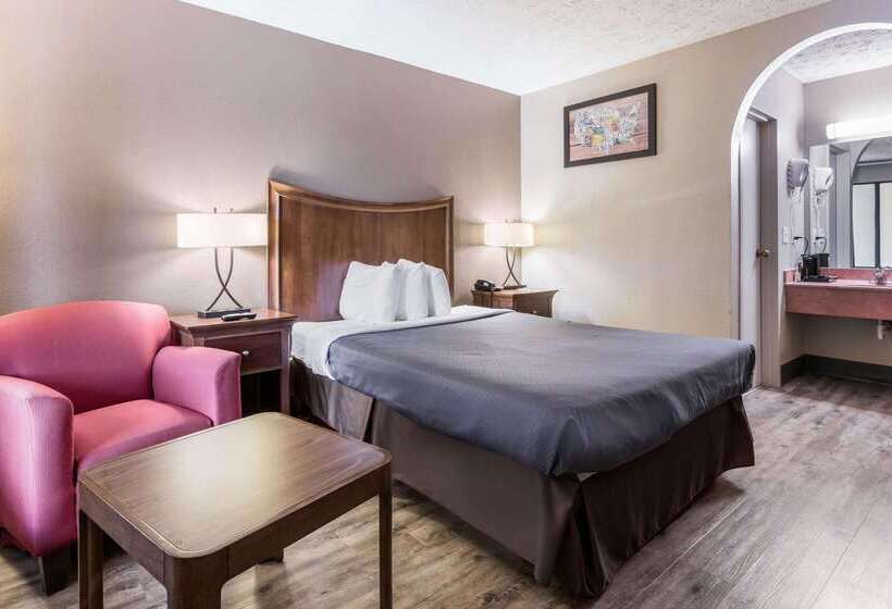 Отель Econo Lodge