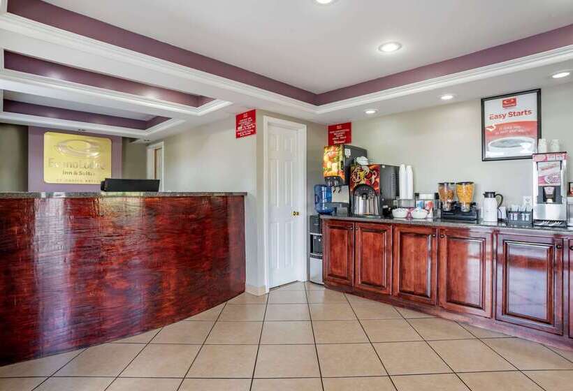 בית מלון כפרי Econo Lodge Inn & Suites