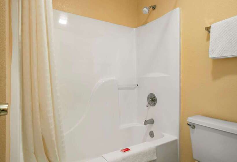 בית מלון כפרי Econo Lodge Inn & Suites