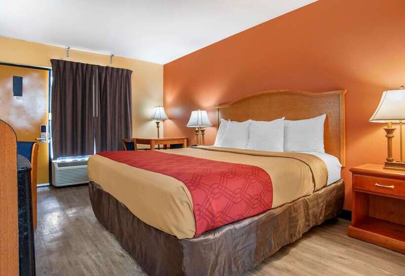בית מלון כפרי Econo Lodge Inn & Suites