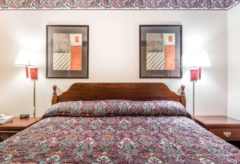 فندق Econo Lodge