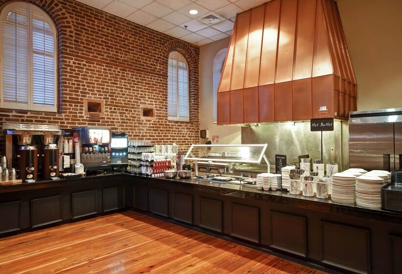 هتل Embassy Suites By Hilton Charleston Historic District