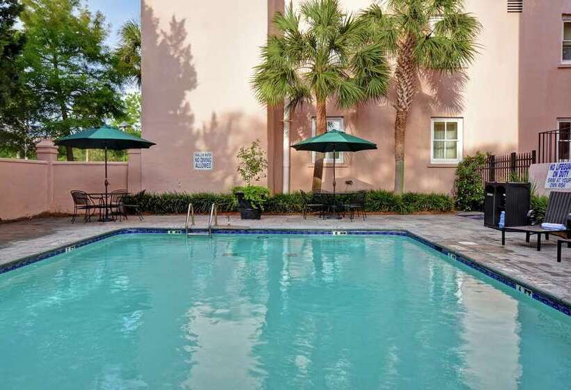 هتل Embassy Suites By Hilton Charleston Historic District