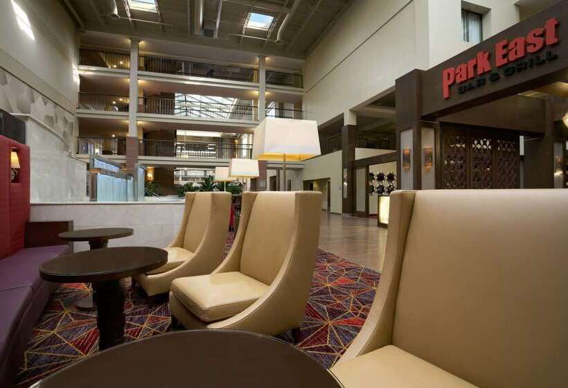 هتل Embassy Suites By Hilton Cleveland Beachwood