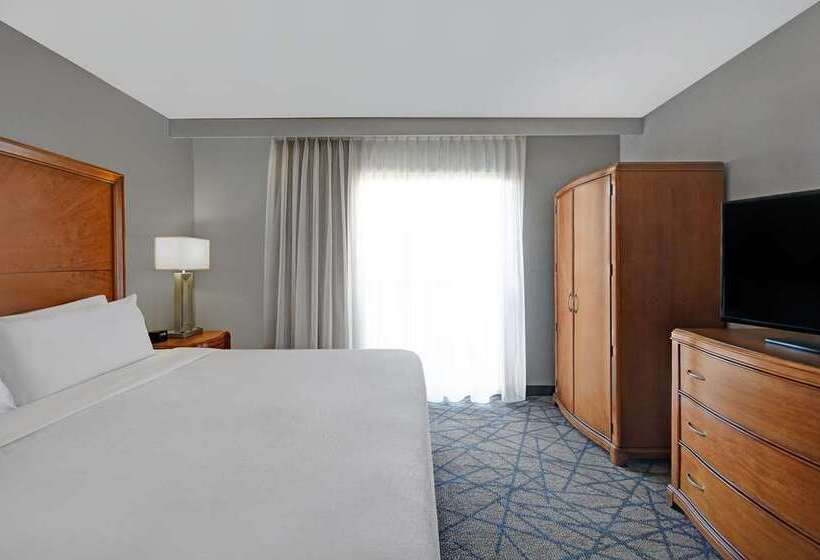 ホテル Embassy Suites By Hilton Detroit Livonia Novi