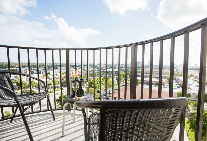 هتل Embassy Suites By Hilton Fort Lauderdale 17th Street