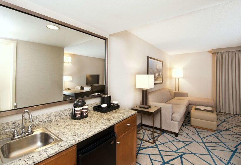 هتل Embassy Suites By Hilton Seattle Bellevue