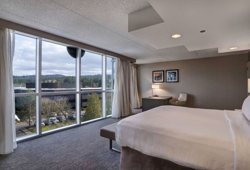 هتل Embassy Suites By Hilton Seattle Bellevue