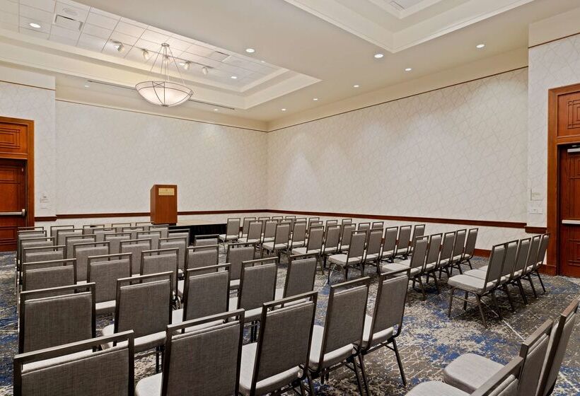 בית מלון כפרי Embassy Suites By Hilton Tampa Usf Near Busch Gardens