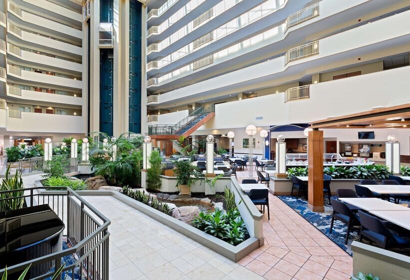 בית מלון כפרי Embassy Suites By Hilton Tampa Usf Near Busch Gardens