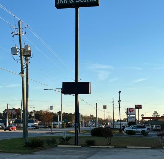 فندق Garden Inn & Suites