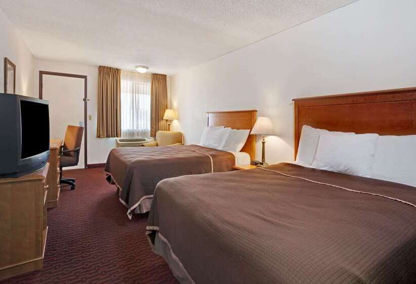 בית מלון כפרי Howard Johnson By Wyndham Tallahassee