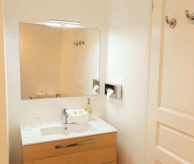 هتل Hôtel Frégate Bleue