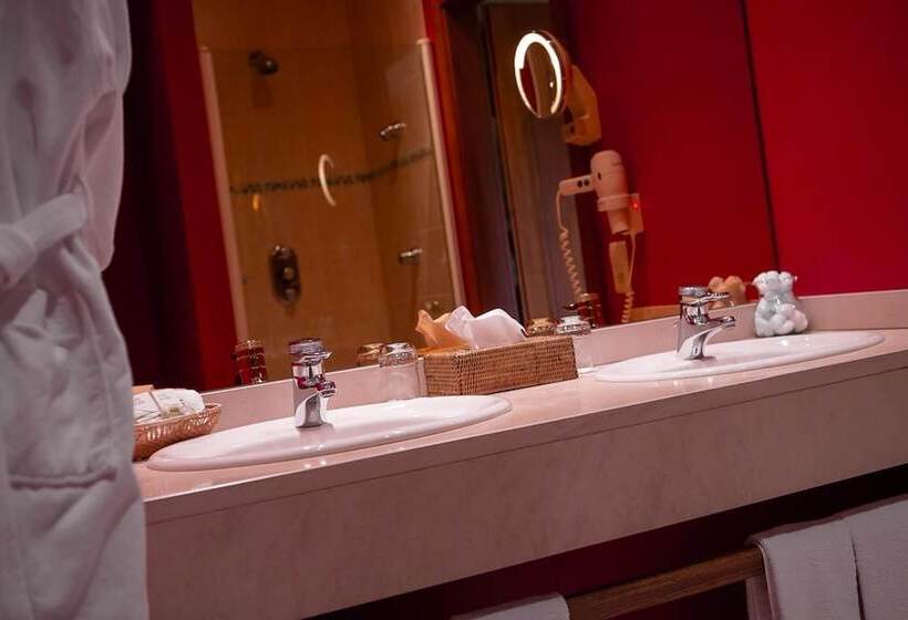 فندق Hôtel La Grappe D Or