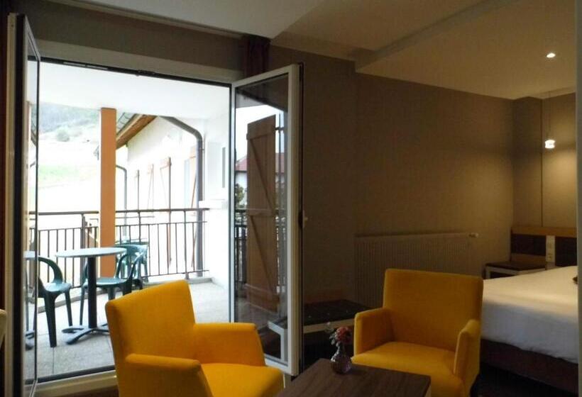 Отель Hôtel Les Bergeronnettes