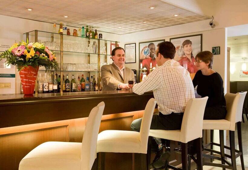 هتل Ibis Paris Le Bourget
