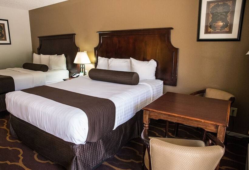 هتل Mockingbird Inn & Suites