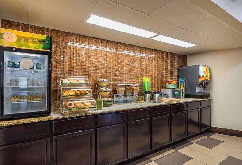 هتل Quality Inn Airport  Southeast