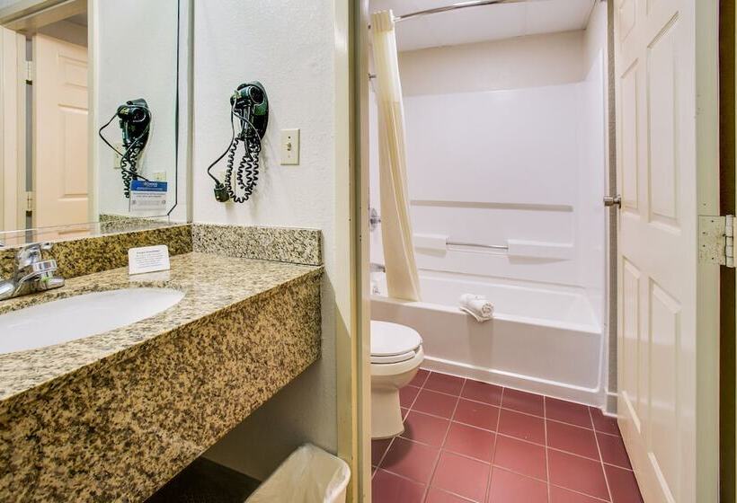 בית מלון כפרי Quality Inn Oak Grove Fort Campbell