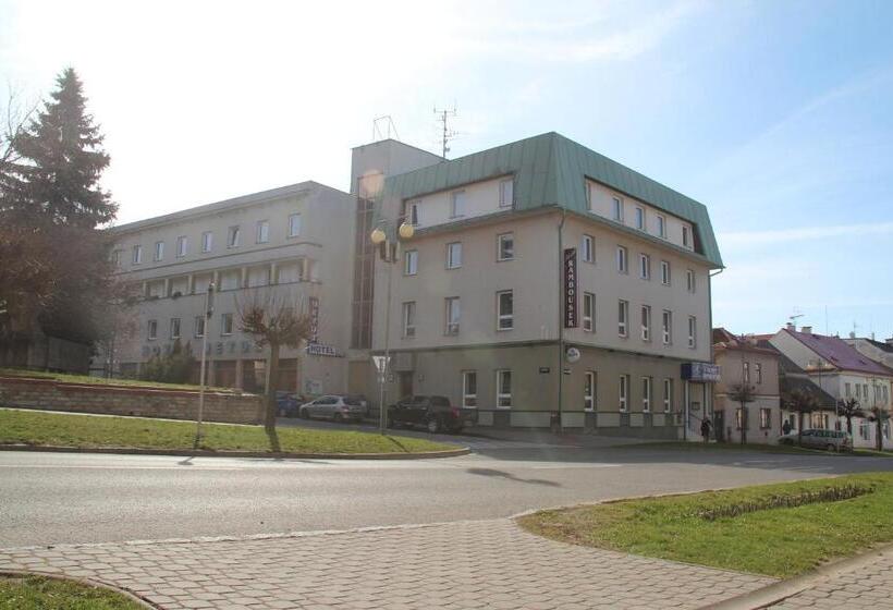هتل Rambousek