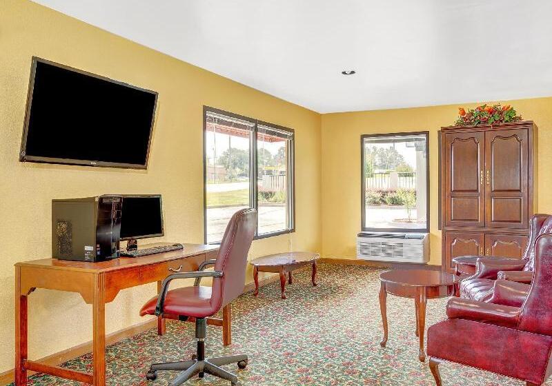 هتل Red Roof Inn Griffin