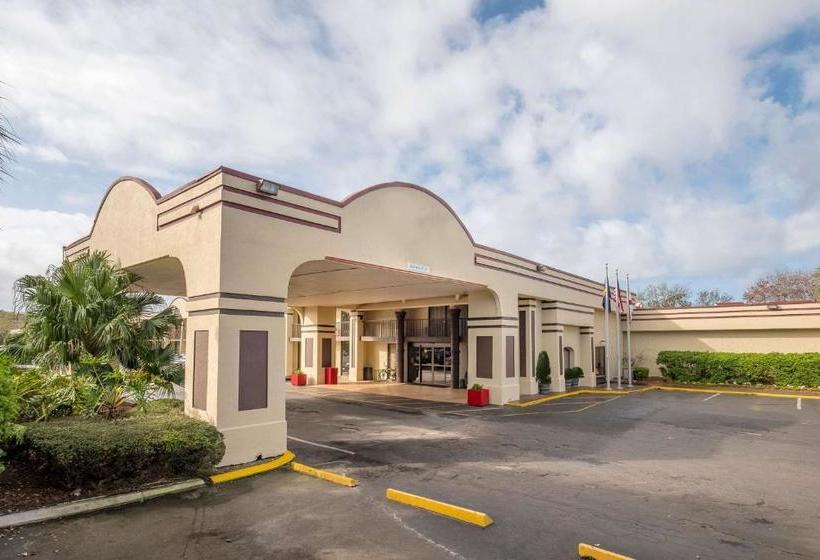 ホテル Red Roof Inn Plus+ Neptune Beach  Jacksonville Beach