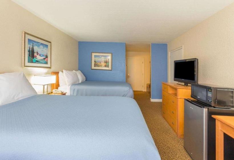 בית מלון כפרי Red Roof Inn Plus+ Neptune Beach  Jacksonville Beach
