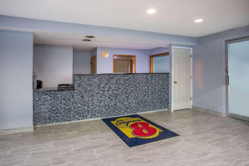 هتل Super 8 By Wyndham Missouri Valley