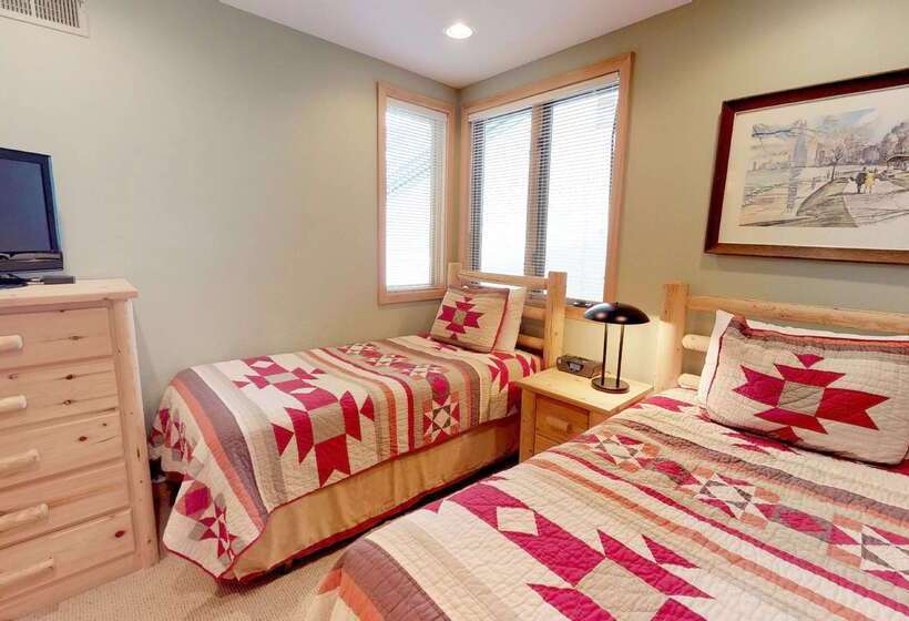 هتل Tamarack Townhomes   Coraltree Residence Collection