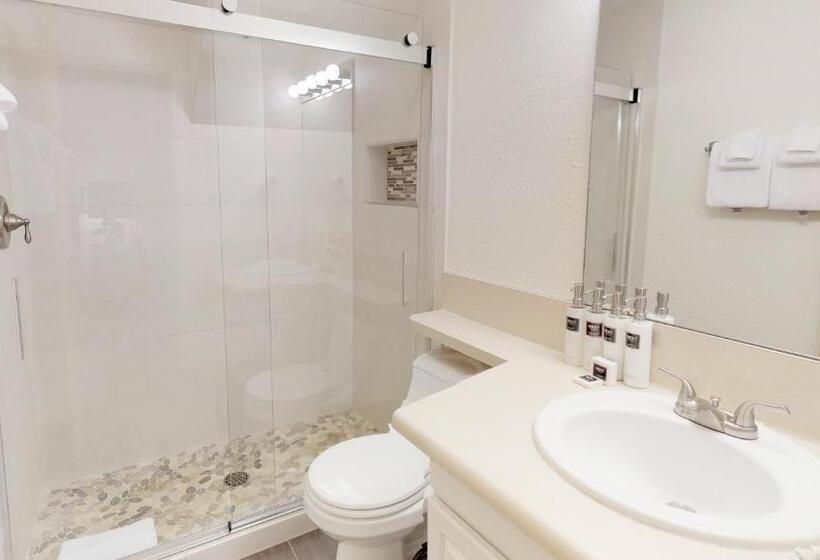 هتل Tamarack Townhomes   Coraltree Residence Collection