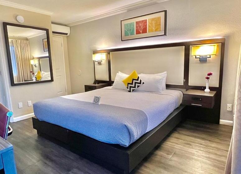 Отель The Palo Alto Inn
