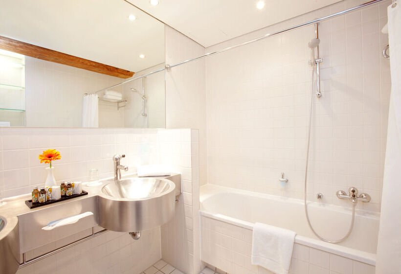 هتل Vienna House By Wyndham Havelufer Potsdam