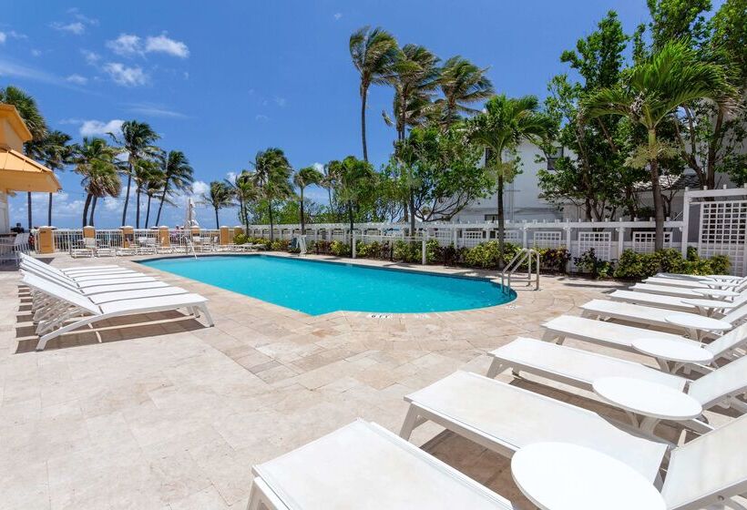 בית מלון כפרי Wyndham Deerfield Beach Resort