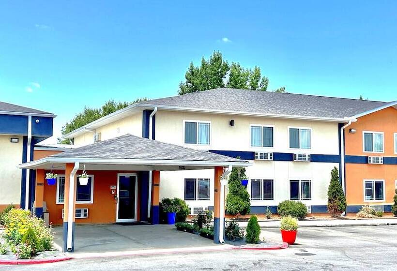 Мотель Express Inn Parsons
