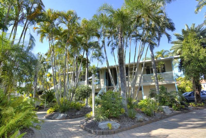 استراحتگاه The Beach Motel Hervey Bay