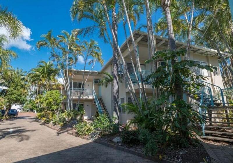 استراحتگاه The Beach Motel Hervey Bay