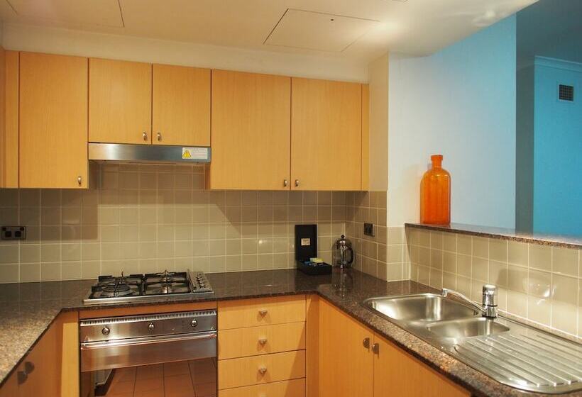 Adina Serviced Apartments Sydney Martin Place