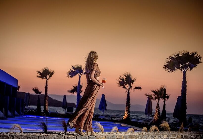 هتل Arina Beach Resort