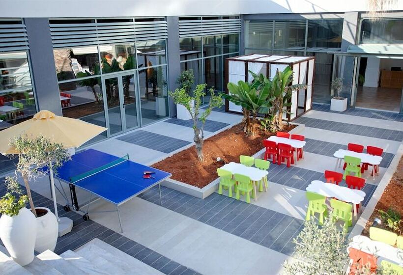 هتل Arina Beach Resort