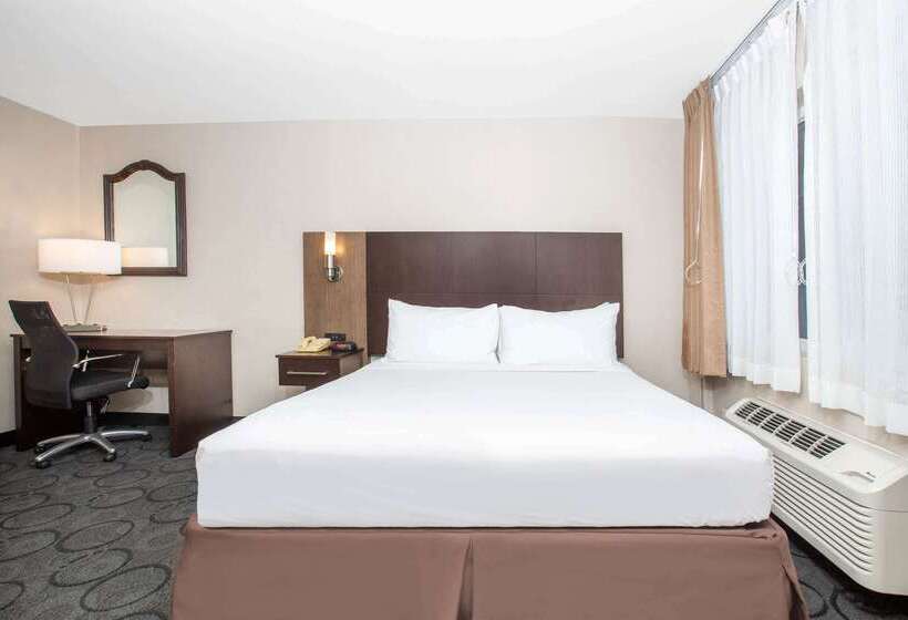 בית מלון כפרי Baymont By Wyndham San Diego Downtown