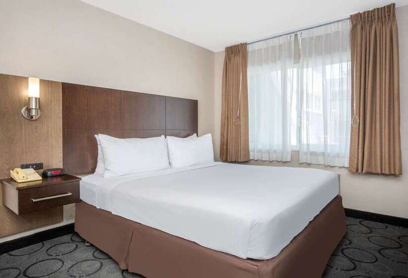 בית מלון כפרי Baymont By Wyndham San Diego Downtown