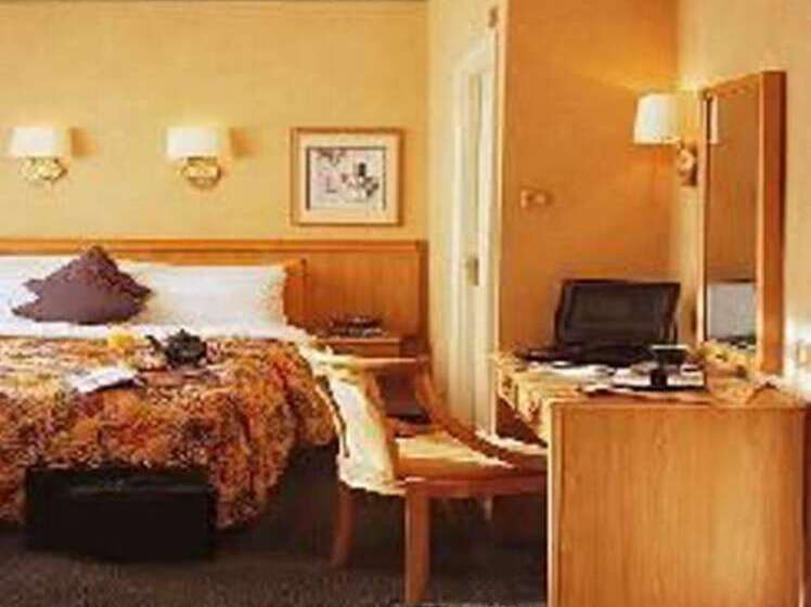 Fotos del hotel Berjaya Eden Park London:  56