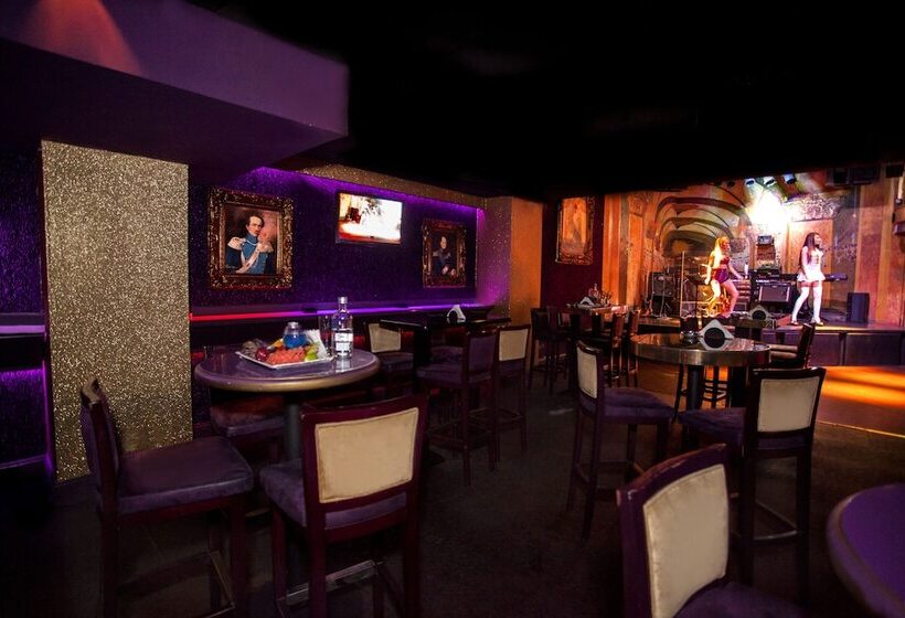 Fotos del hotel Capitol Hotel:  11