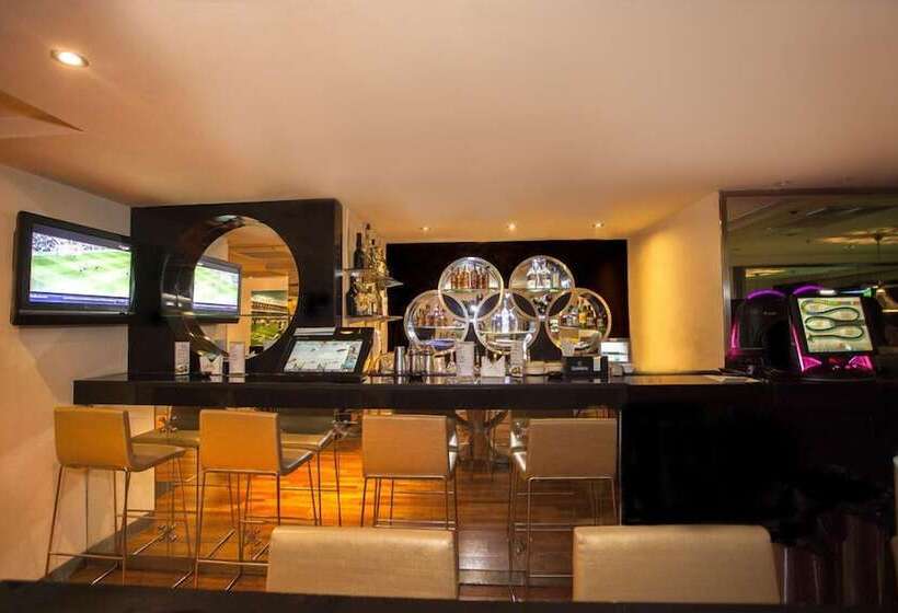 Fotos del hotel Capitol Hotel:  9