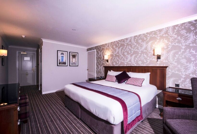 هتل Doubletree By Hilton Cheltenham Cotswolds