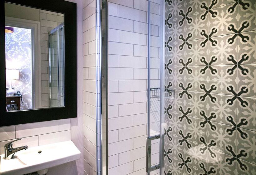 هتل Doubletree By Hilton Cheltenham Cotswolds