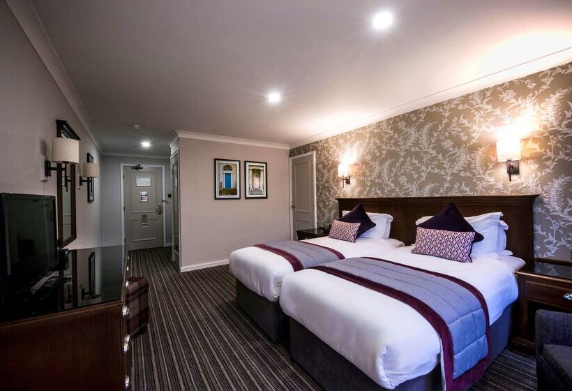 هتل Doubletree By Hilton Cheltenham Cotswolds
