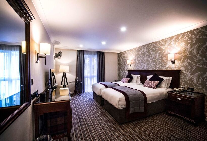 هتل Doubletree By Hilton Cheltenham Cotswolds
