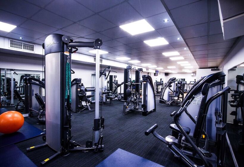 هتل Doubletree By Hilton Cheltenham Cotswolds